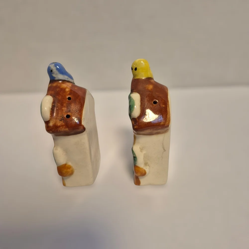 Vintage Birdhouse Salt & Pepper ShakersCeramic Birdhouse Salt and Pepper Shakers